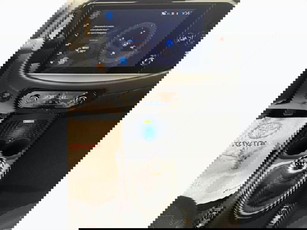 Toyota Aygo X nuova a Monza e Brianza (12)