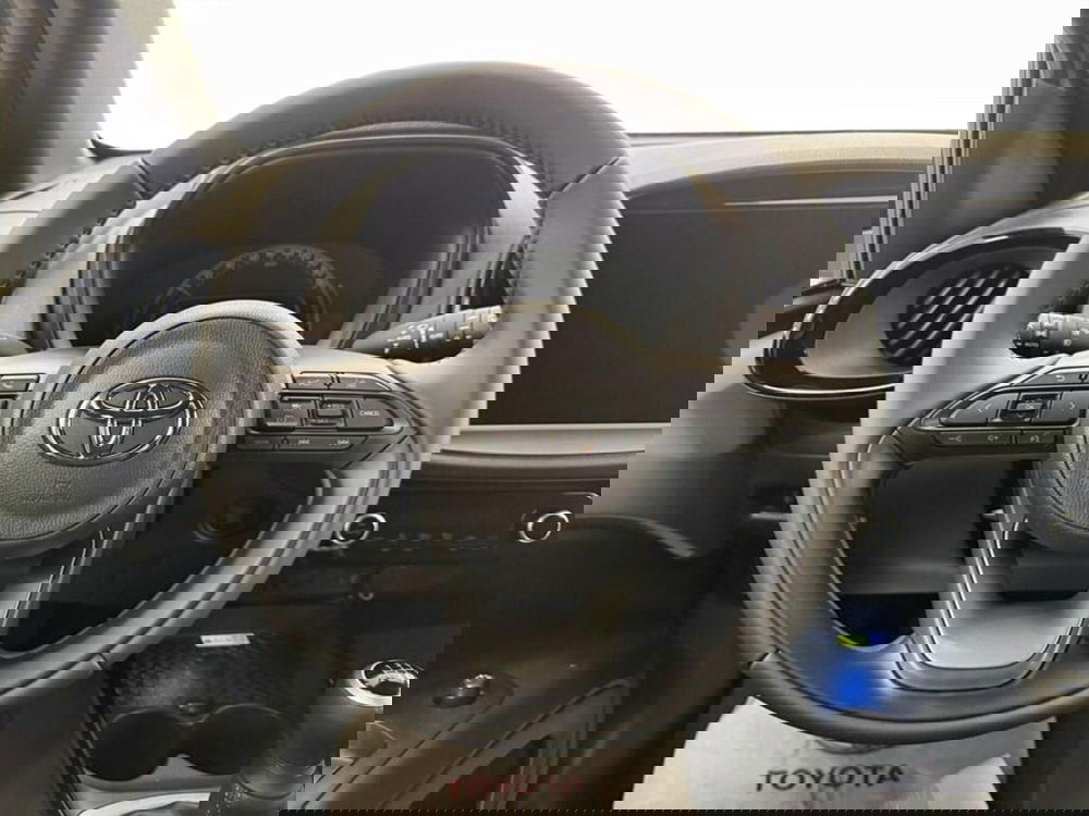 Toyota Aygo X nuova a Monza e Brianza (7)