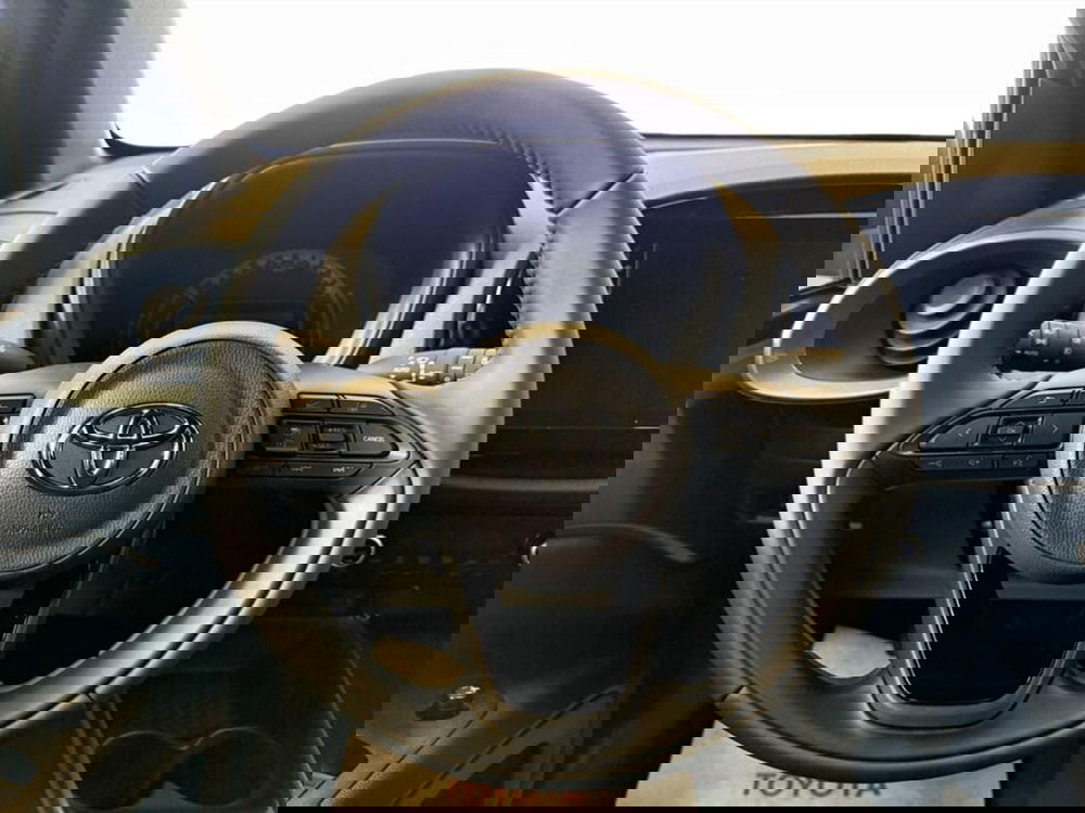 Toyota Aygo X nuova a Monza e Brianza (7)