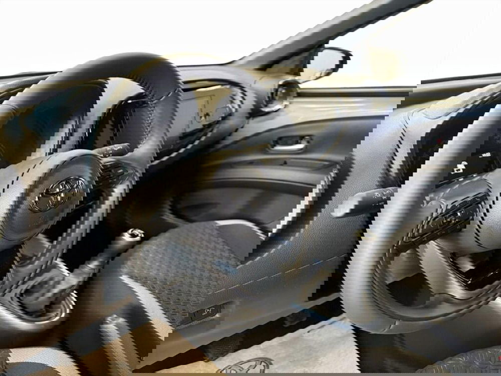 Toyota Aygo X nuova a Monza e Brianza (11)