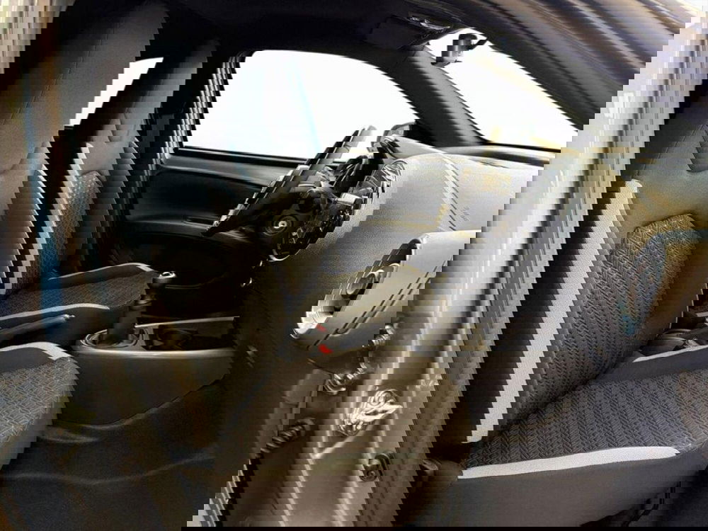 Toyota Aygo X nuova a Monza e Brianza (9)