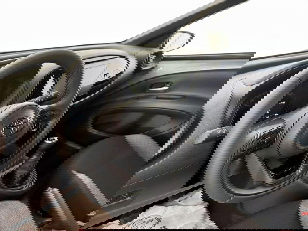 Toyota Aygo X nuova a Monza e Brianza (11)