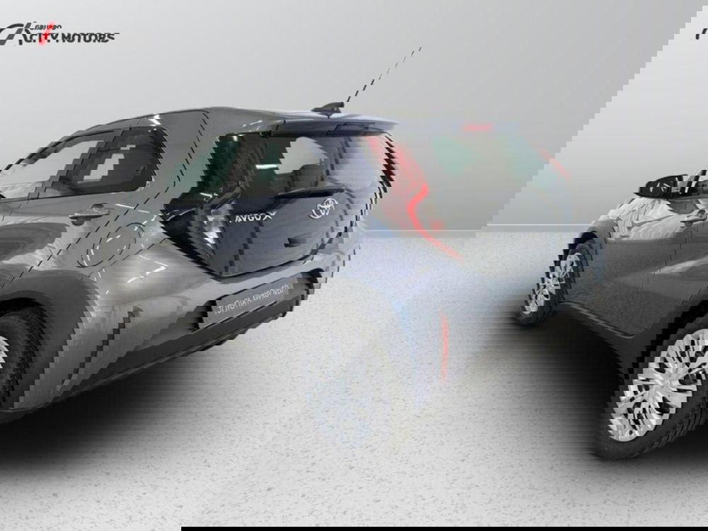 Toyota Aygo X nuova a Monza e Brianza (4)
