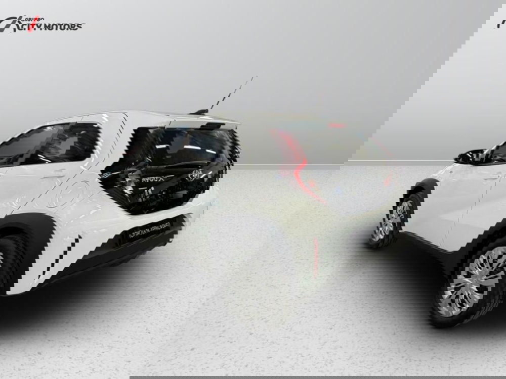Toyota Aygo X nuova a Monza e Brianza (4)