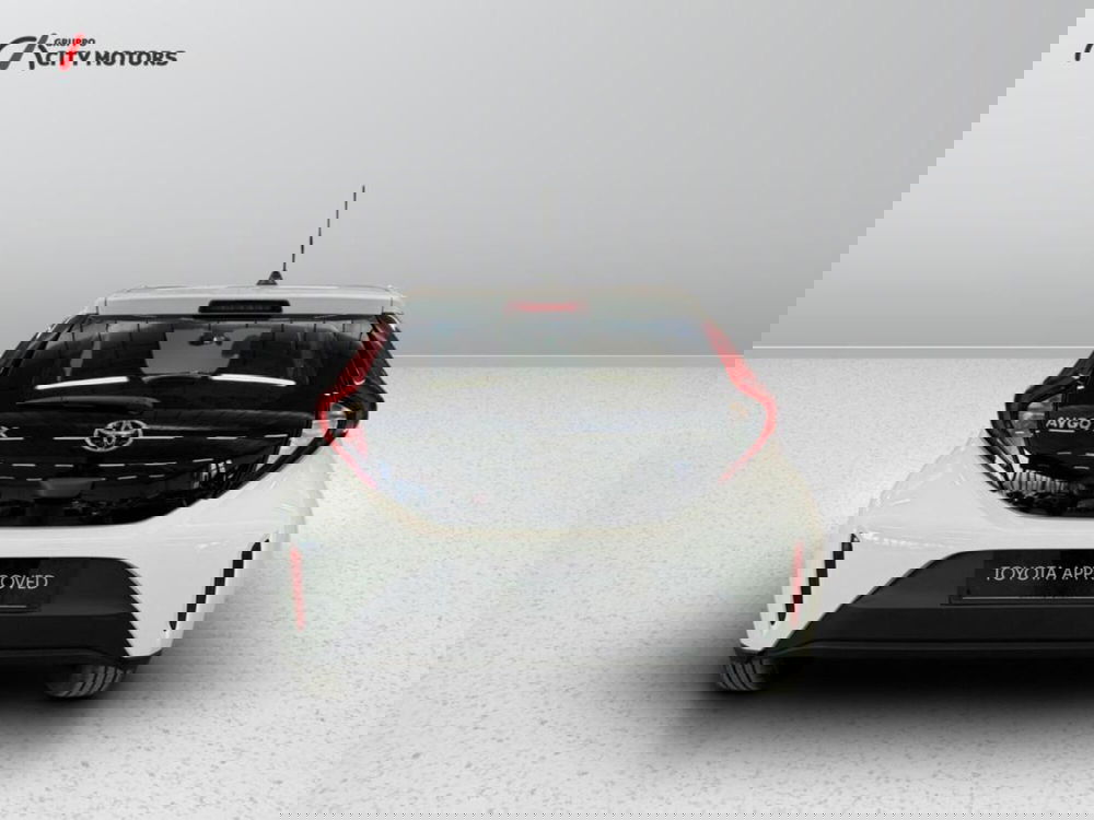 Toyota Aygo X nuova a Monza e Brianza (5)