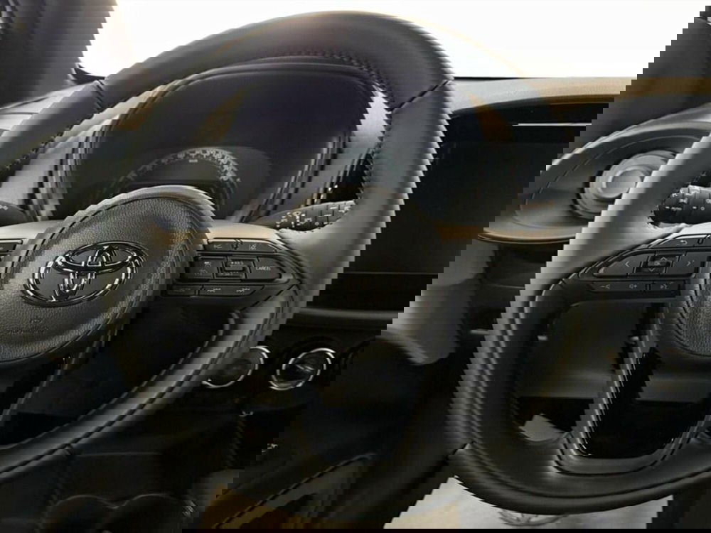 Toyota Aygo X nuova a Monza e Brianza (7)