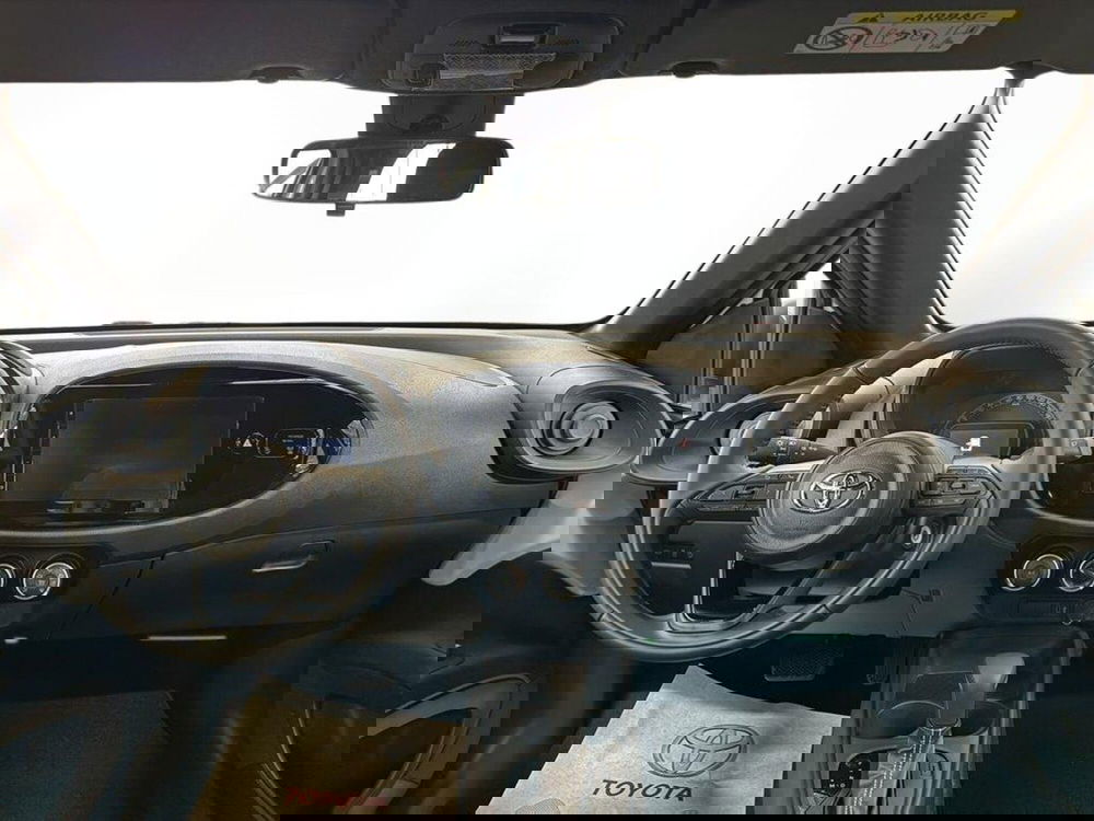 Toyota Aygo X nuova a Monza e Brianza (8)