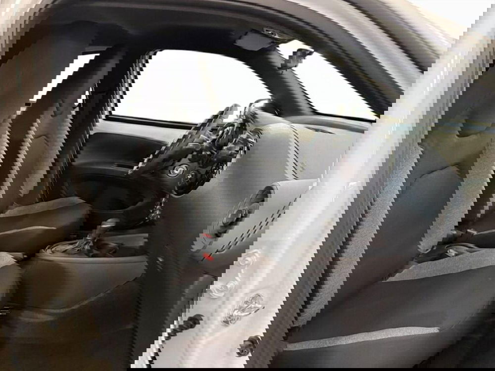 Toyota Aygo X nuova a Monza e Brianza (9)