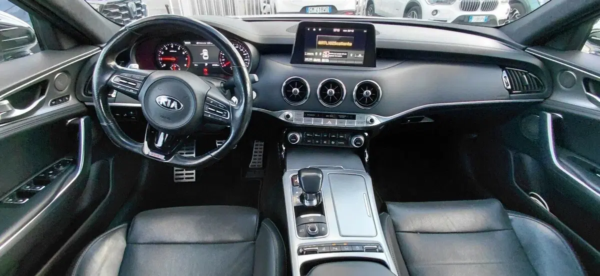 Kia Stinger usata a Cosenza (11)