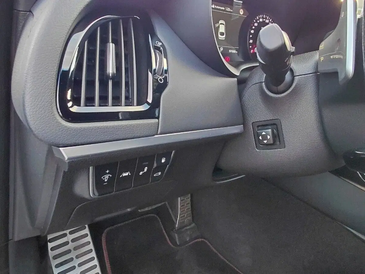 Kia Stinger usata a Cosenza (19)