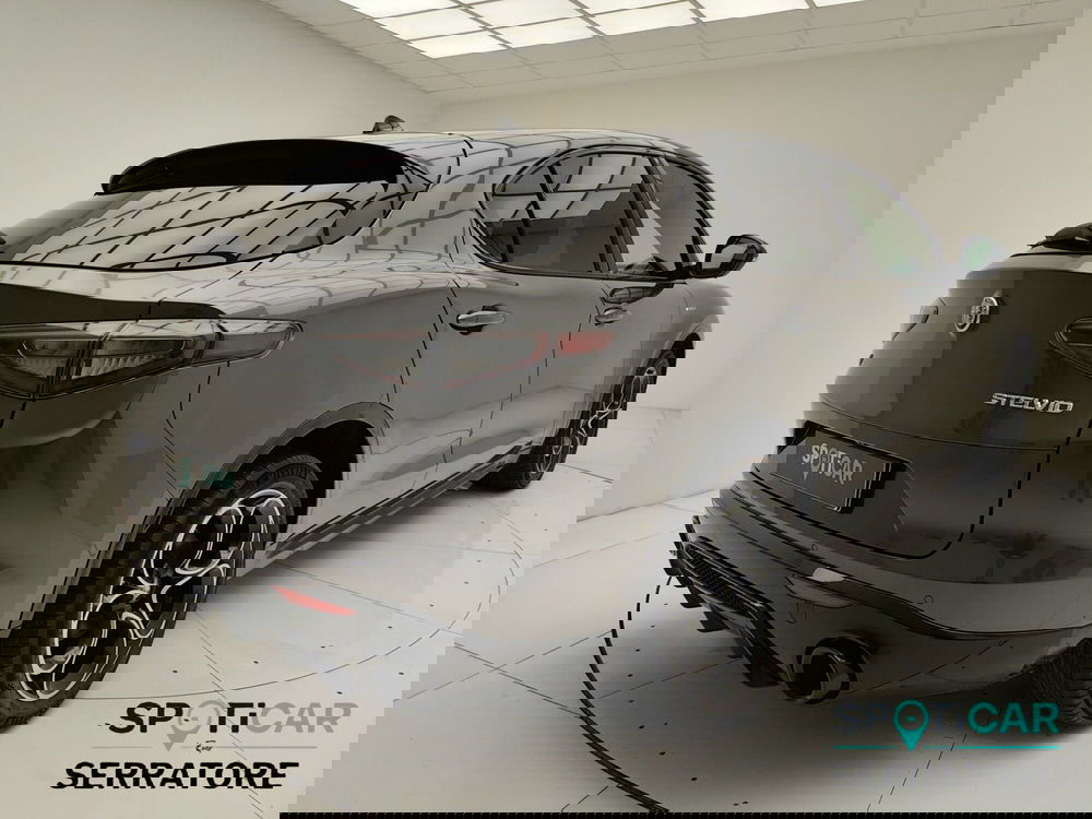 Alfa Romeo Stelvio usata a Como (6)