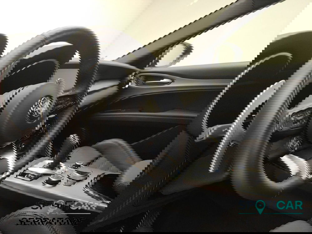 Alfa Romeo Stelvio usata a Como (9)