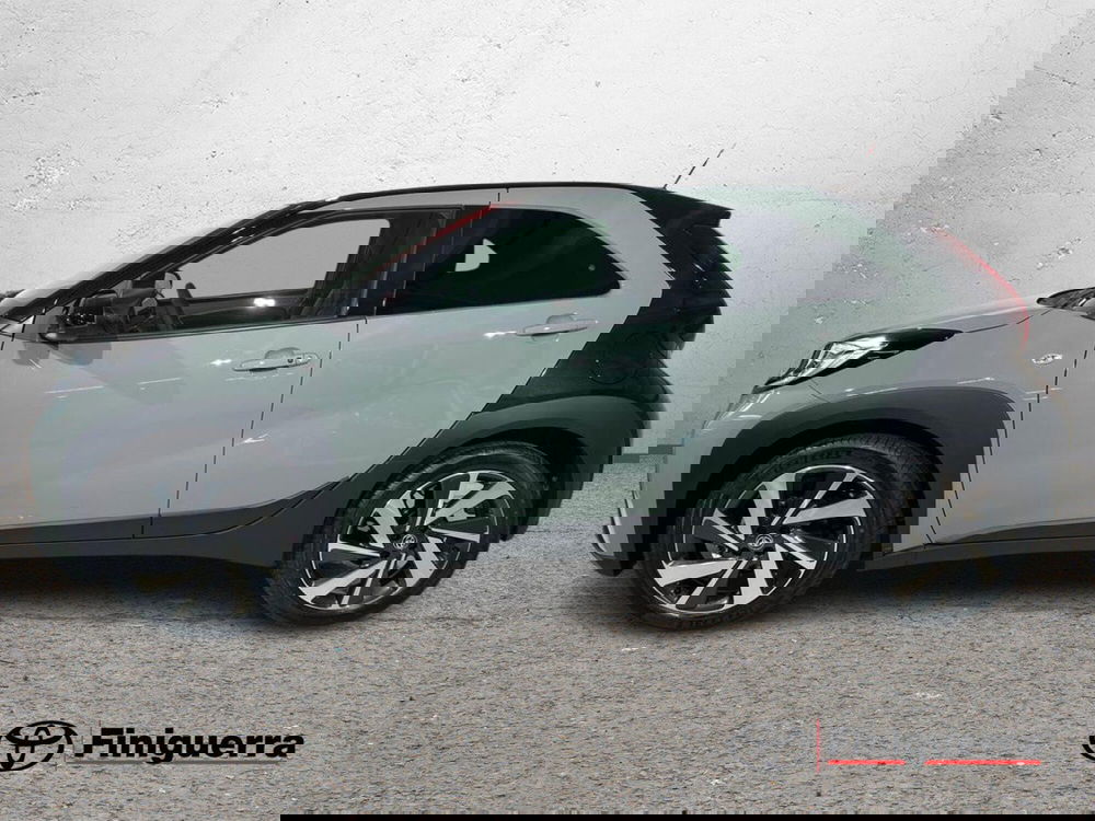 Toyota Aygo X nuova a Lecco (6)