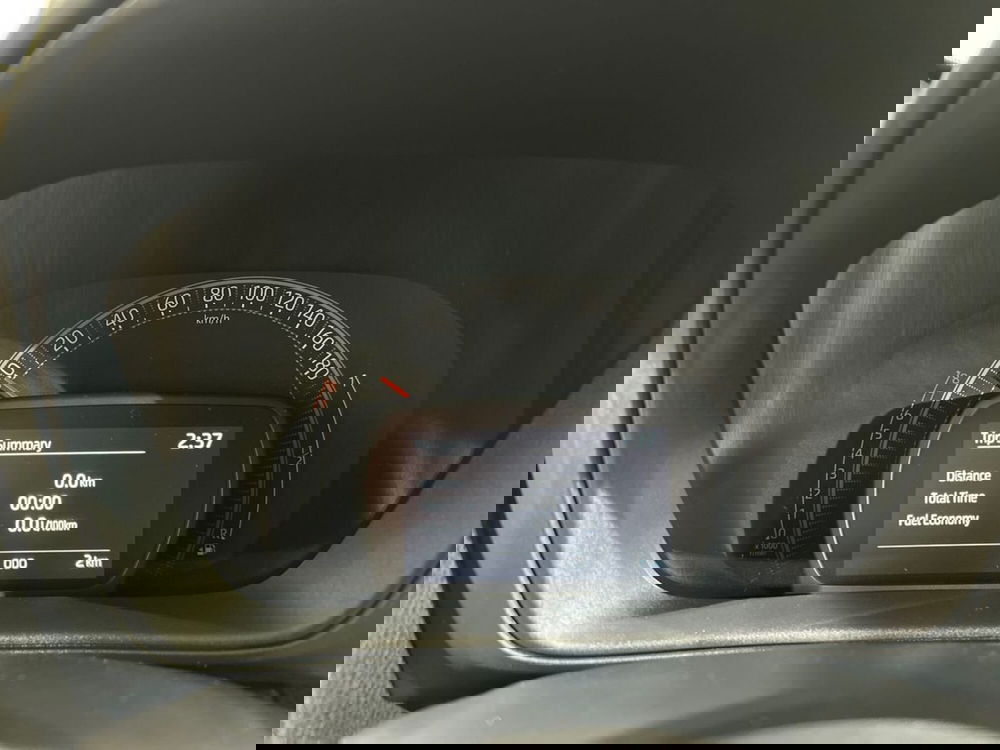 Toyota Aygo X nuova a Lecco (9)
