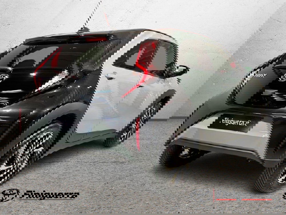 Toyota Aygo X nuova a Lecco (6)
