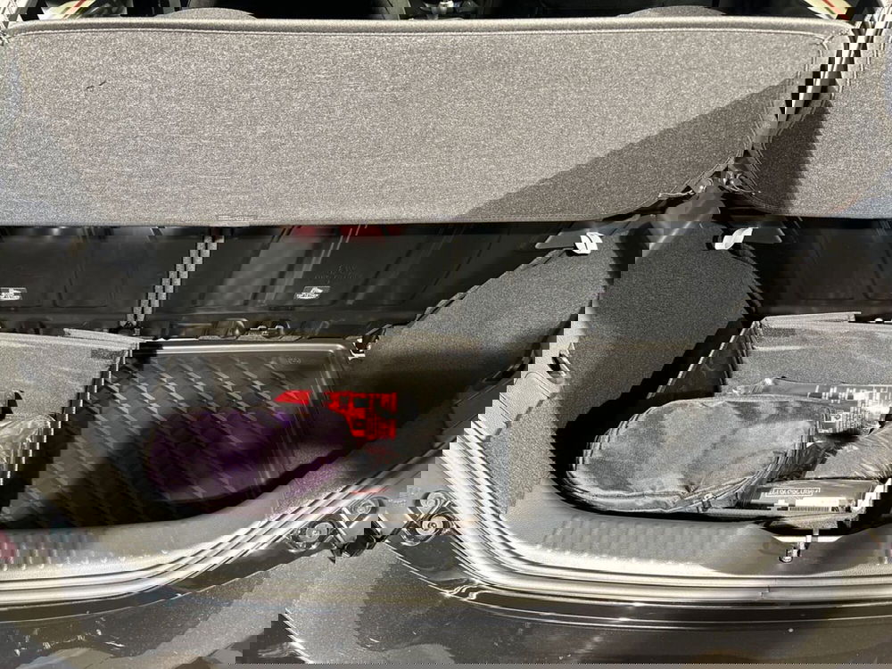 Toyota Aygo X nuova a Lecco (7)