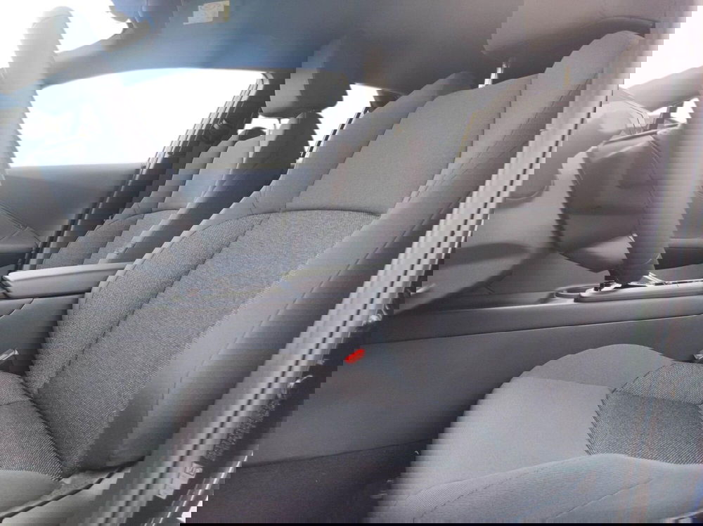 Toyota Toyota C-HR nuova a Lecco (11)