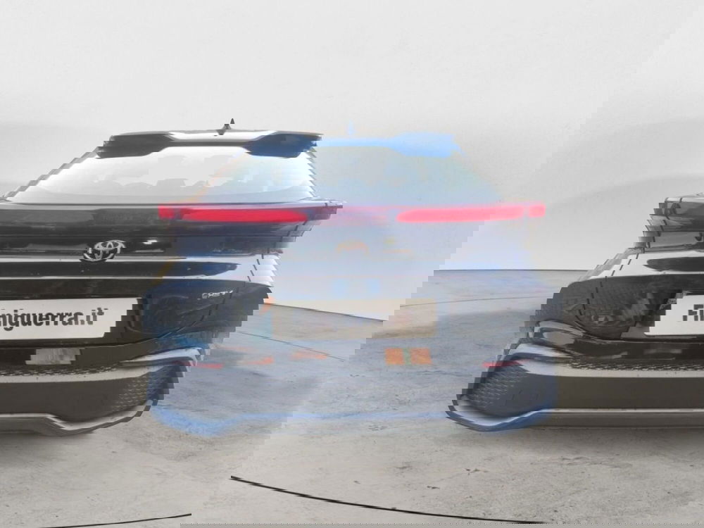 Toyota Toyota C-HR nuova a Lecco (5)