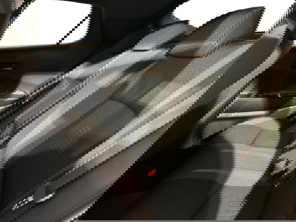 Toyota Toyota C-HR nuova a Lecco (14)