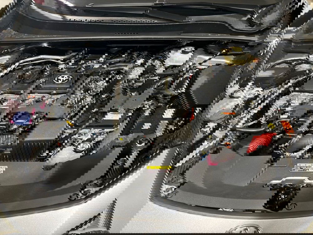 Toyota Toyota C-HR nuova a Lecco (15)