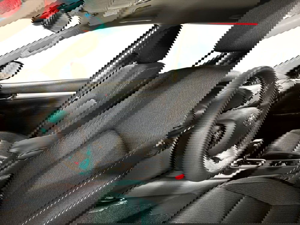 Toyota Hilux nuova a Lecco (10)