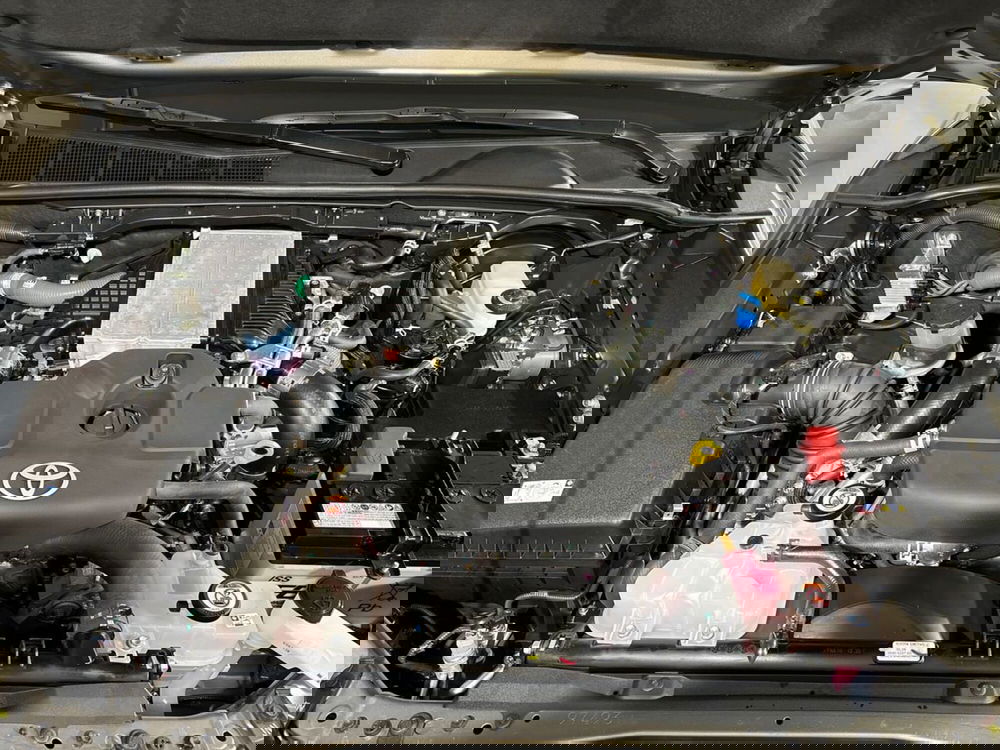 Toyota Hilux nuova a Lecco (16)