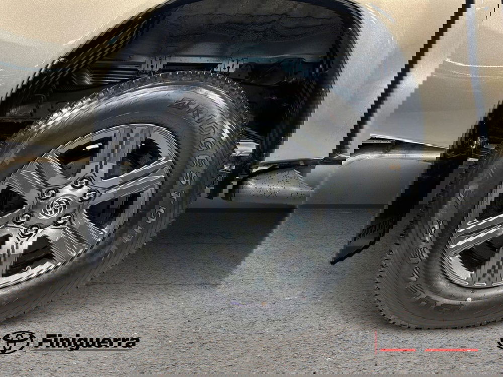 Toyota Hilux nuova a Lecco (7)