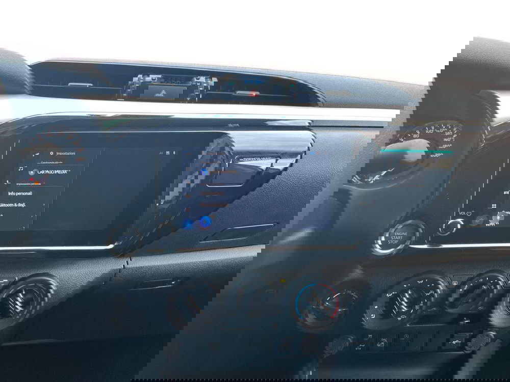 Toyota Hilux nuova a Lecco (13)