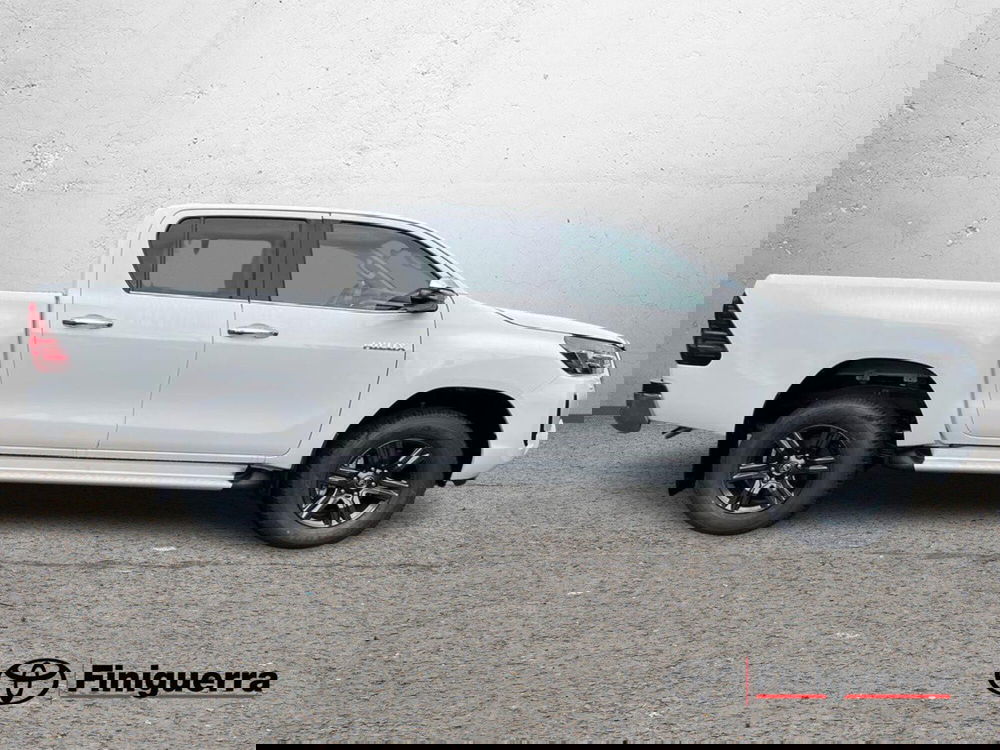 Toyota Hilux nuova a Lecco (5)