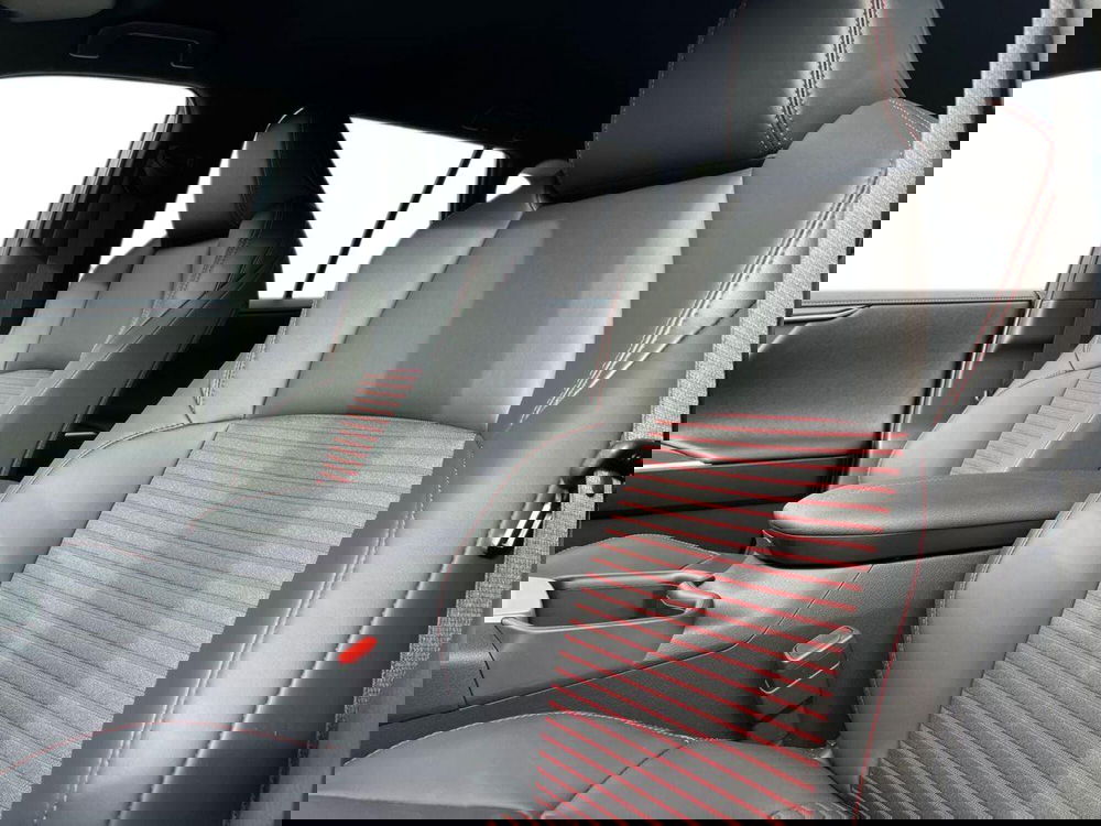 Toyota Rav4 nuova a Lecco (10)