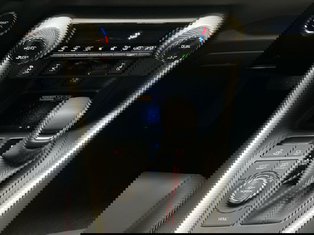 Toyota Rav4 nuova a Lecco (14)