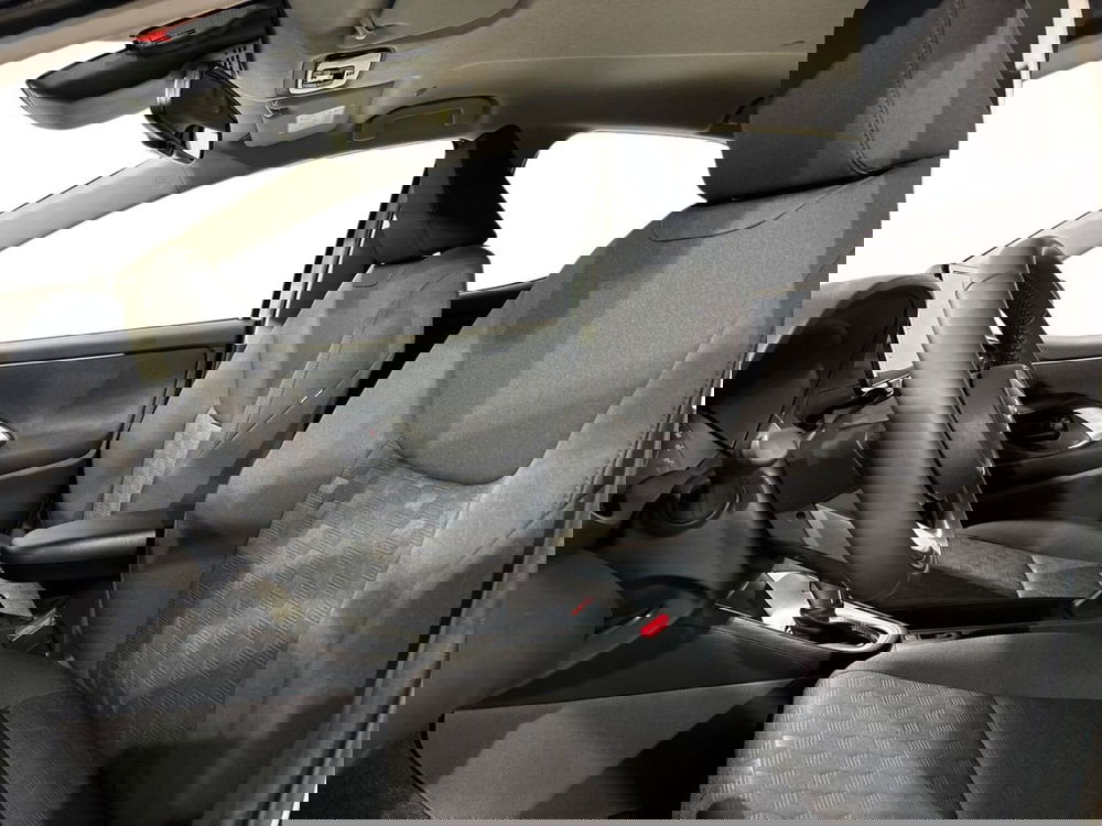 Toyota Yaris nuova a Lecco (10)