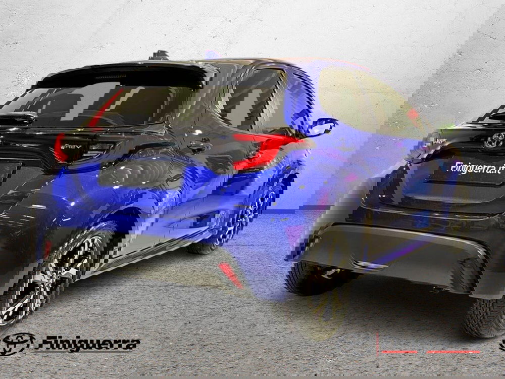 Toyota Yaris nuova a Lecco (4)