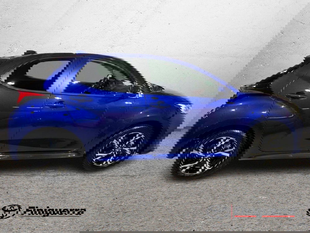 Toyota Yaris nuova a Lecco (5)