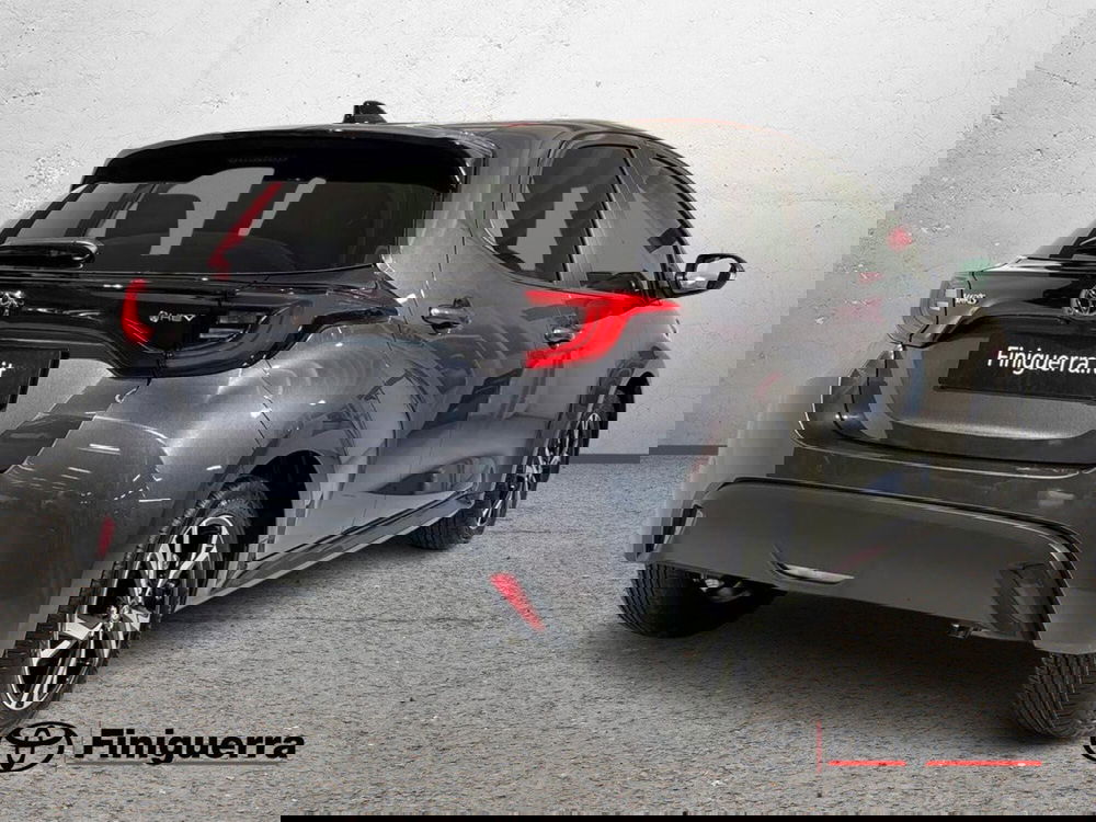 Toyota Yaris nuova a Lecco (4)