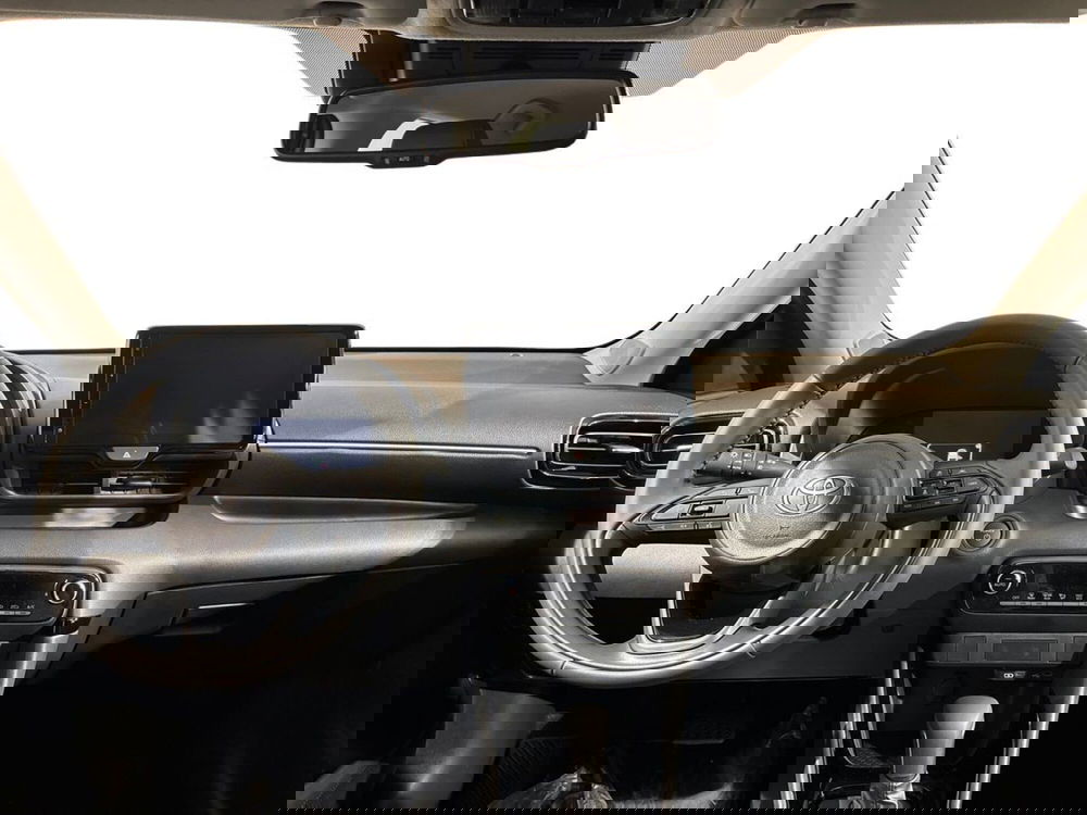 Toyota Yaris nuova a Lecco (8)