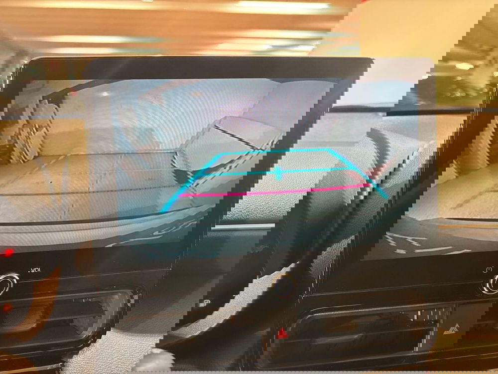 Toyota Yaris Cross nuova a Lecco (15)