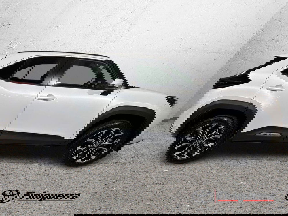 Toyota Yaris Cross nuova a Lecco (5)