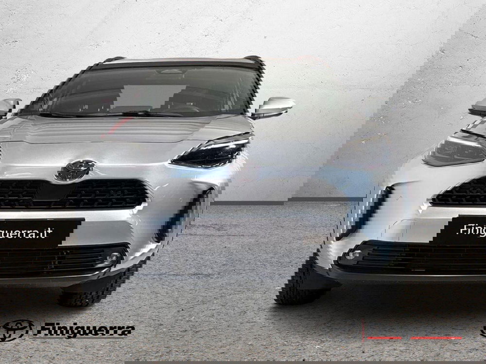 Toyota Yaris Cross nuova a Lecco (2)