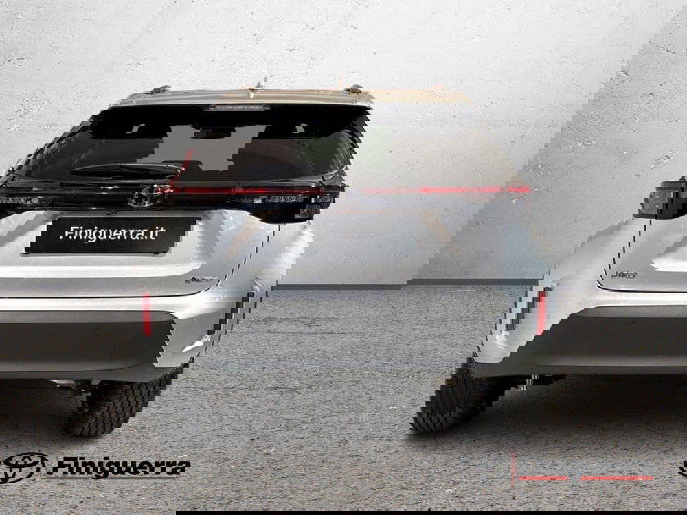 Toyota Yaris Cross nuova a Lecco (3)