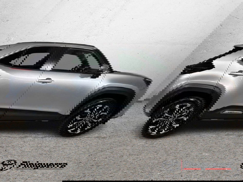 Toyota Yaris Cross nuova a Lecco (5)