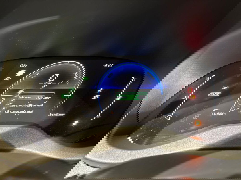 Toyota Yaris Cross nuova a Lecco (9)