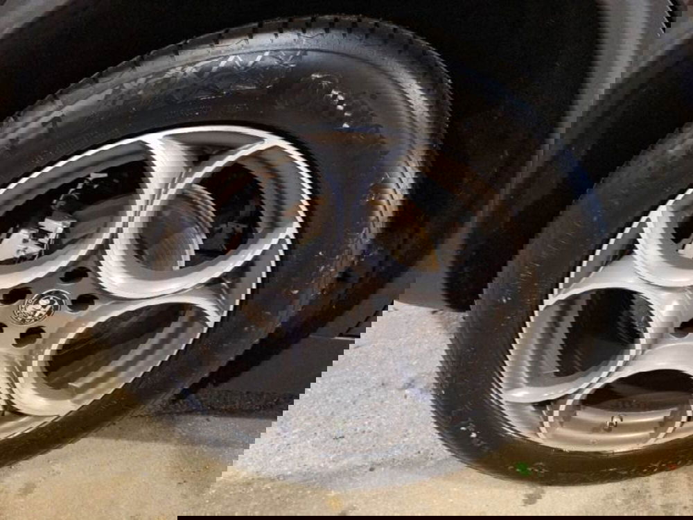 Alfa Romeo Stelvio usata a Potenza (18)