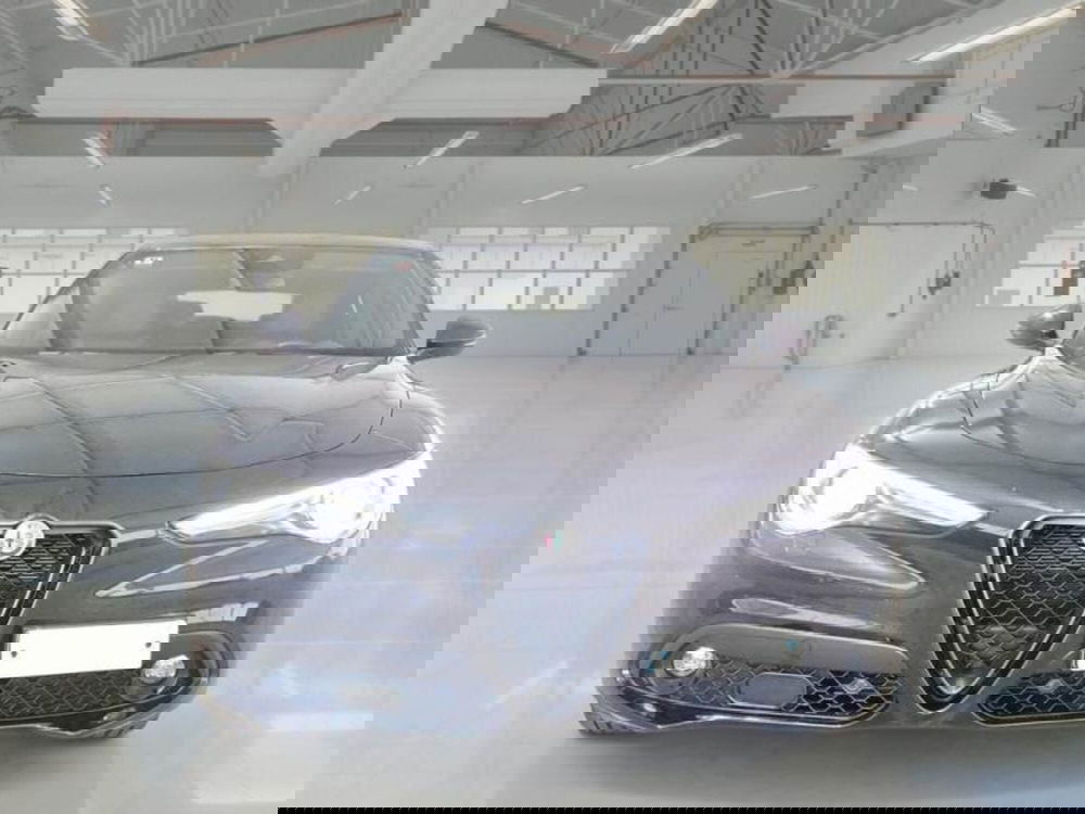 Alfa Romeo Stelvio usata a Potenza (2)