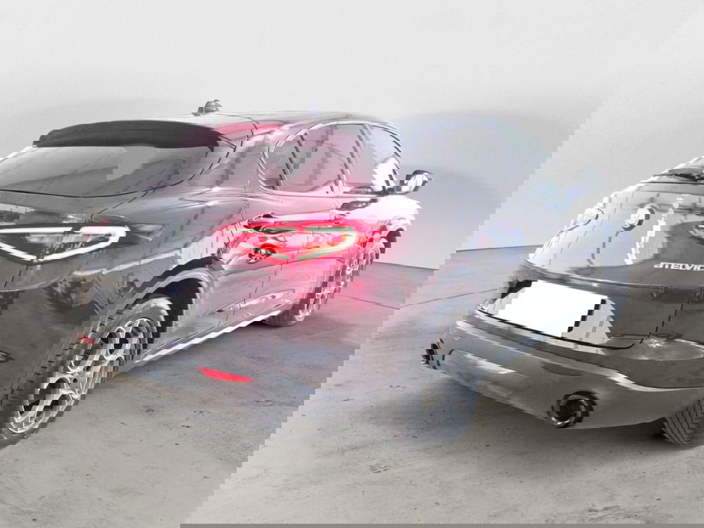 Alfa Romeo Stelvio usata a Potenza (3)