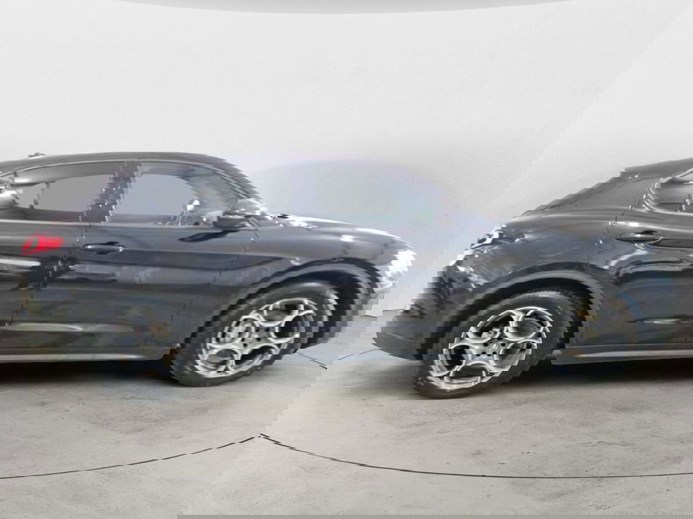 Alfa Romeo Stelvio usata a Potenza (5)