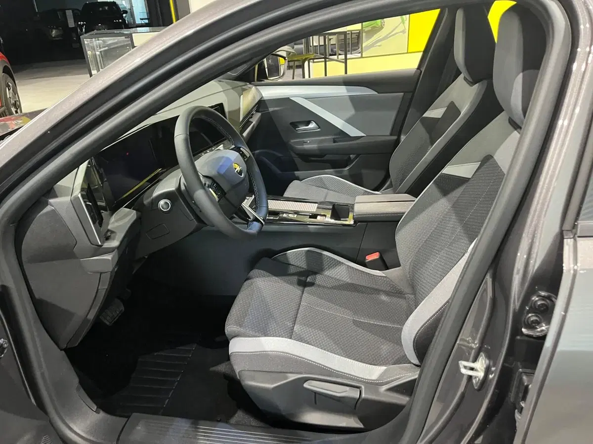Opel Astra Station Wagon nuova a Milano (11)