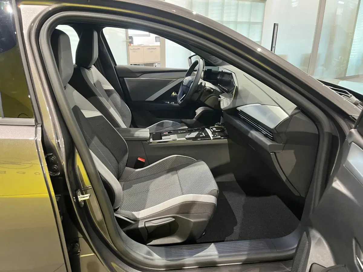 Opel Astra Station Wagon nuova a Milano (12)