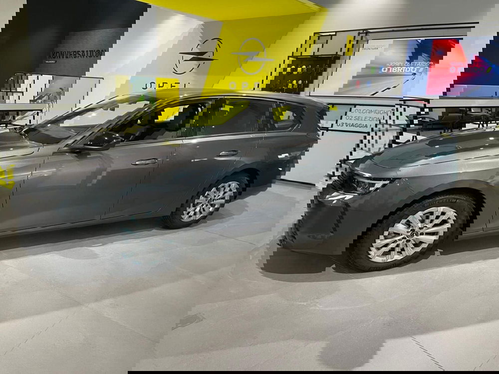 Opel Astra Station Wagon nuova a Milano (5)