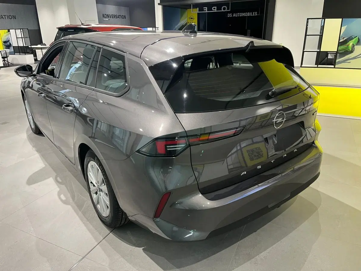 Opel Astra Station Wagon nuova a Milano (6)